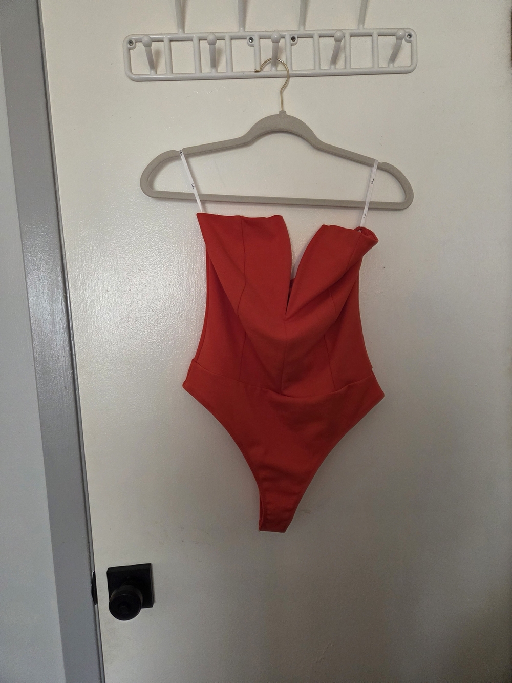 NWT Lulus Vibrant Red Strapless Plunging V-Notch Bodysuit - Size Large